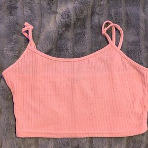 selling this cute crop top no flaws never worn